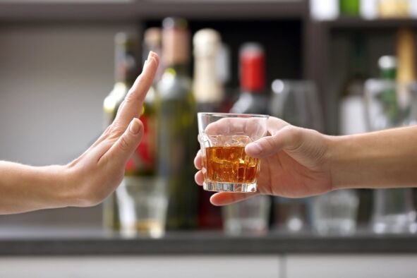 éviter l'alcool comme moyen de prévenir la prostatite